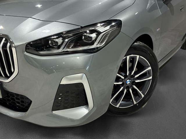BMW Serie 2 218i Active Tourer color Gris. Año 2024. 100KW(136CV). Gasolina. En concesionario BMW Marcos Automoción de Valencia