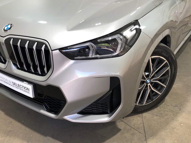 BMW X1 sDrive20d color Gris Plata. Año 2024. 120KW(163CV). Diésel. En concesionario Movilnorte El Plantio de Madrid