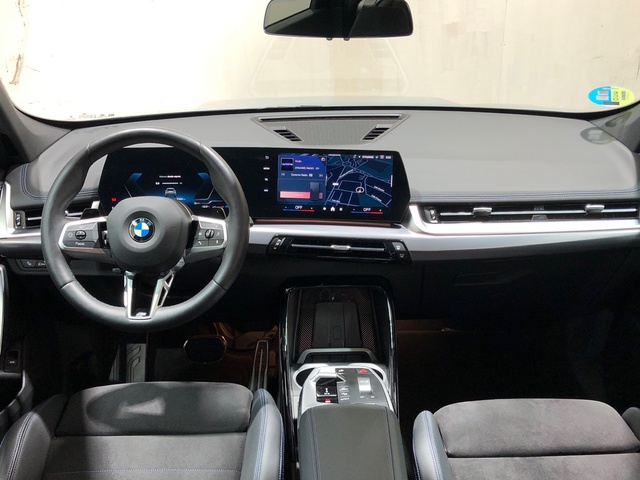 BMW X1 sDrive20d color Verde. Año 2024. 120KW(163CV). Diésel. En concesionario Movilnorte El Plantio de Madrid