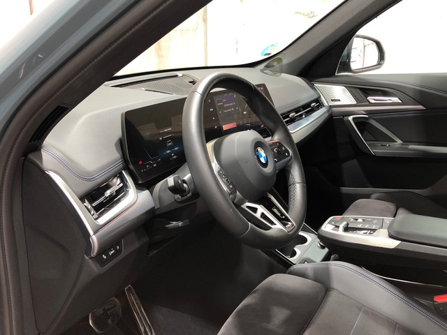 BMW X1 sDrive20d color Verde. Año 2024. 120KW(163CV). Diésel. En concesionario Movilnorte El Plantio de Madrid
