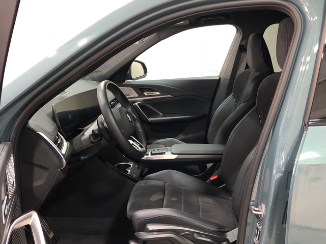 BMW X1 sDrive20d color Verde. Año 2024. 120KW(163CV). Diésel. En concesionario Movilnorte El Plantio de Madrid