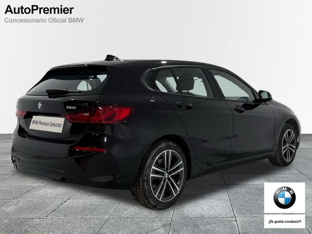 BMW Serie 1 118i color Negro. Año 2021. 103KW(140CV). Gasolina. En concesionario Auto Premier, S.A. - MADRID de Madrid