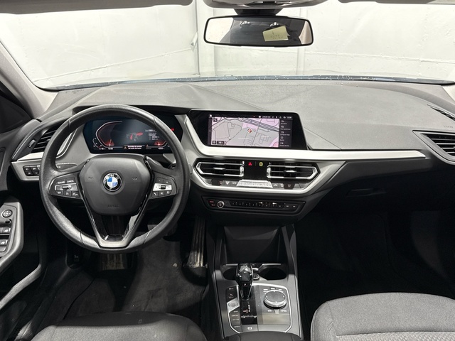 BMW Serie 1 118i color Negro. Año 2021. 103KW(140CV). Gasolina. En concesionario Auto Premier, S.A. - MADRID de Madrid