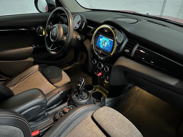 fotoG 7 del MINI MINI 5 Puertas Cooper 100 kW (136 CV) 136cv Gasolina del 2019 en Coruña