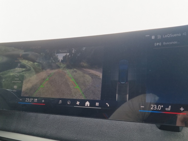 BMW iX xDrive45 color Azul. Año 2025. 300KW(408CV). Eléctrico. En concesionario SAN JUAN Automoviles Fersan S.A. de Alicante