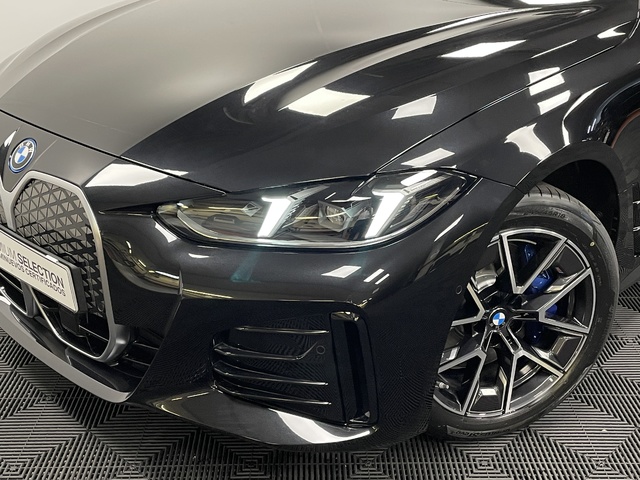 BMW i4 eDrive35 color Negro. Año 2025. 210KW(286CV). Eléctrico. En concesionario Maberauto de Castellón