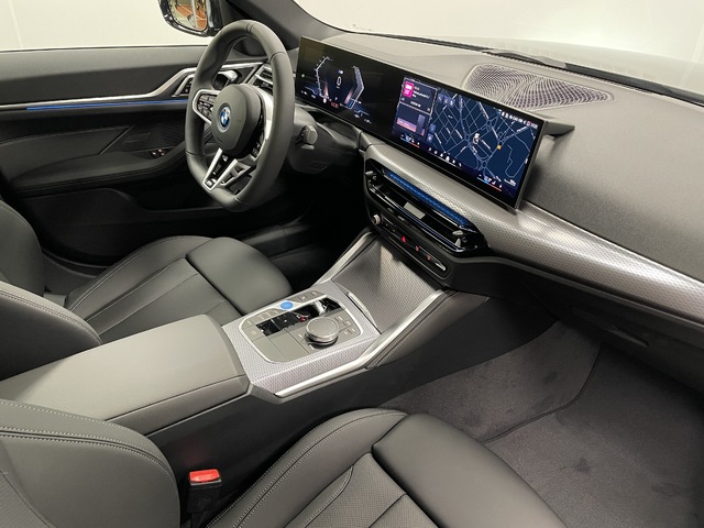 BMW i4 eDrive35 color Negro. Año 2025. 210KW(286CV). Eléctrico. En concesionario Maberauto de Castellón