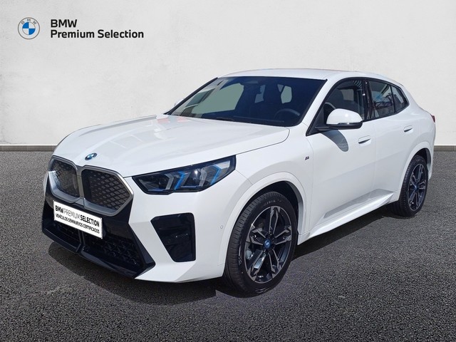 BMW iX2 eDrive20 color Blanco. Año 2025. 150KW(204CV). Eléctrico. En concesionario Marmotor de Las Palmas