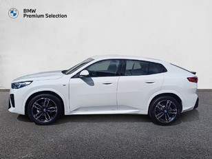 Fotos de BMW iX2 eDrive20 color Blanco. Año 2025. 150KW(204CV). Eléctrico. En concesionario Marmotor de Las Palmas