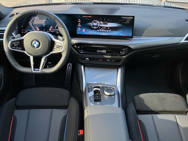 BMW Serie 4 420d Gran Coupe color Negro. Año 2025. 140KW(190CV). Híbrido Electro/Diesel. En concesionario Bernesga Motor León (Bmw y Mini) de León