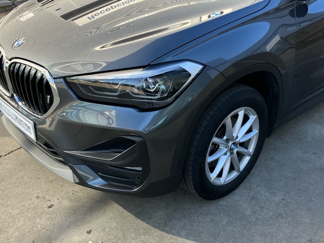 BMW X1 sDrive18d color Gris. Año 2022. 110KW(150CV). Diésel. En concesionario Bernesga Motor León (Bmw y Mini) de León