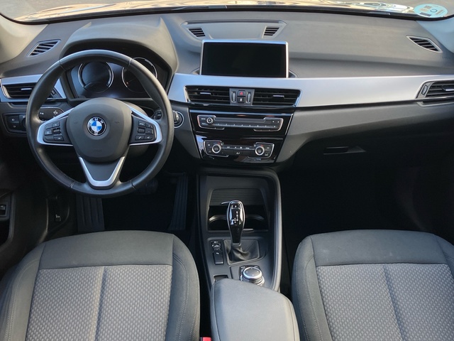 BMW X1 sDrive18d color Gris. Año 2022. 110KW(150CV). Diésel. En concesionario Bernesga Motor León (Bmw y Mini) de León