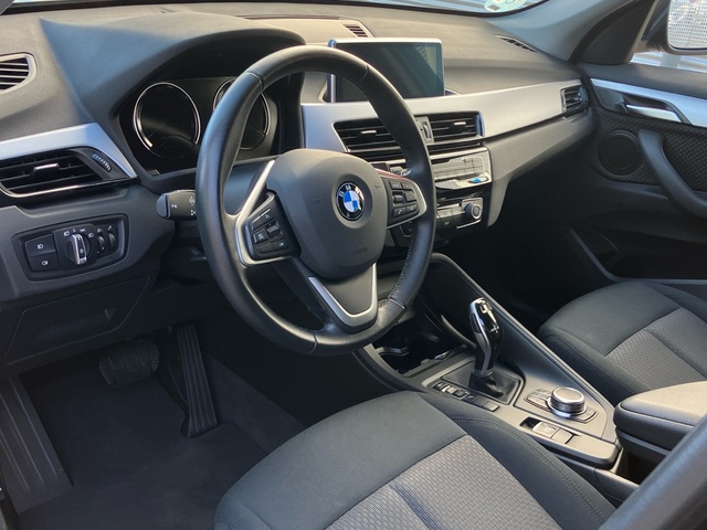 BMW X1 sDrive18d color Gris. Año 2022. 110KW(150CV). Diésel. En concesionario Bernesga Motor León (Bmw y Mini) de León