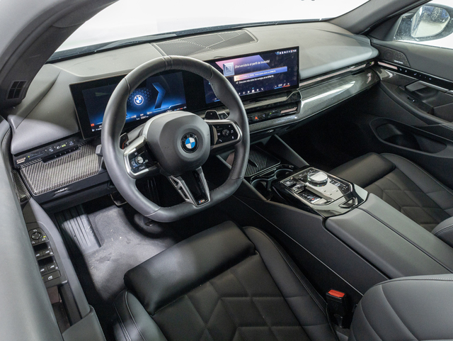 BMW Serie 5 520d Touring color Negro. Año 2024. 145KW(197CV). Diésel. En concesionario Oliva Motor Girona de Girona