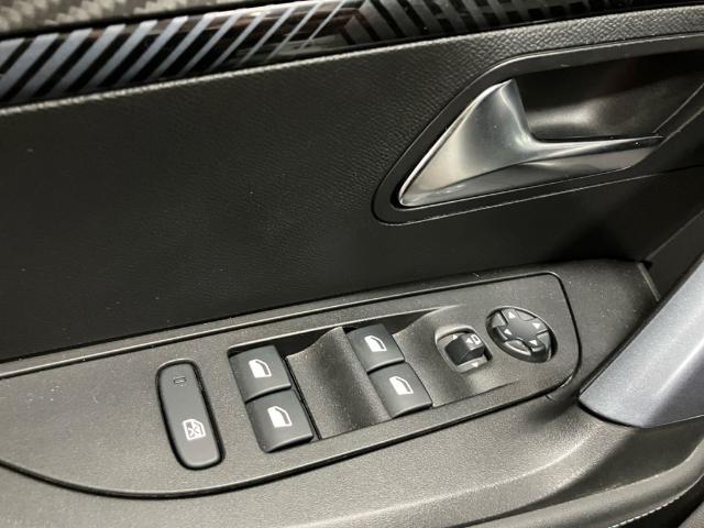 Peugeot 2008 PureTech 130 S&S Allure 96 kW (130 CV)