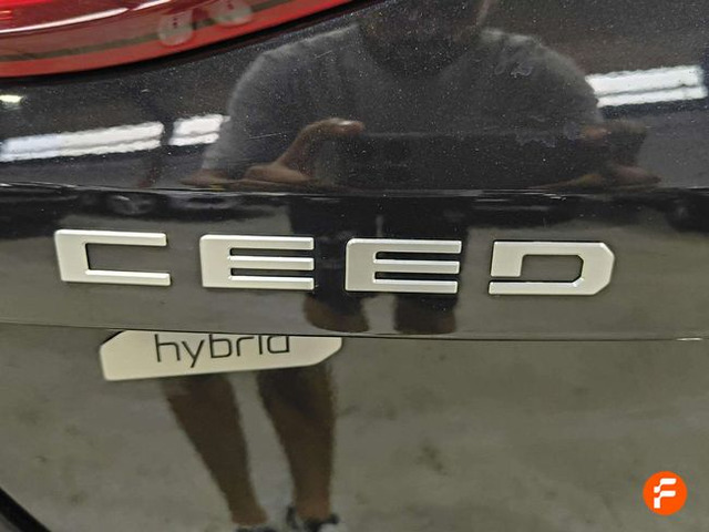 Foto 10 Kia Ceed 1.0 MHEV Tech DCT 88 kW (120 CV)