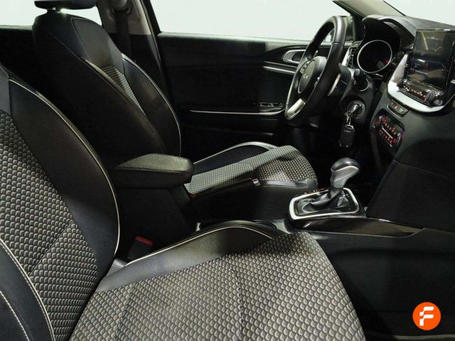 Foto 13 Kia Ceed 1.0 MHEV Tech DCT 88 kW (120 CV)