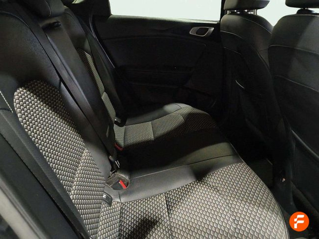 Foto 14 Kia Ceed 1.0 MHEV Tech DCT 88 kW (120 CV)