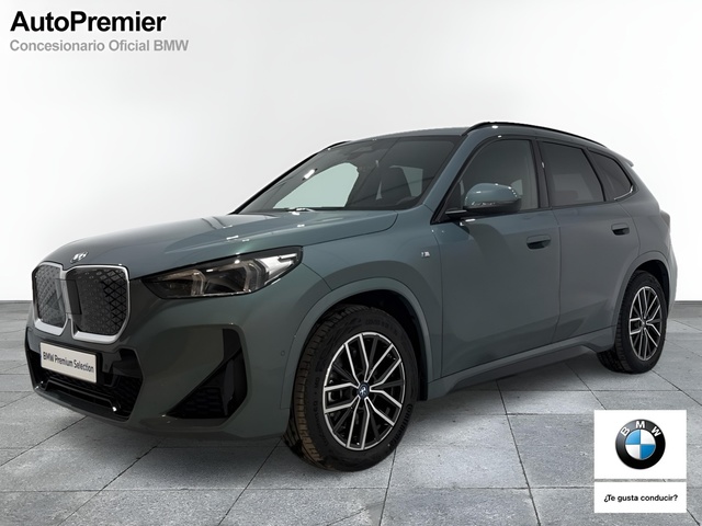BMW iX1 xDrive30 color Verde. Año 2025. 230KW(313CV). Eléctrico. En concesionario Auto Premier, S.A. - MADRID de Madrid