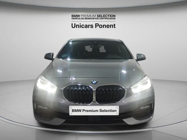 BMW Serie 1 118d color Gris. Año 2022. 110KW(150CV). Diésel. En concesionario Unicars Ponent de Lleida