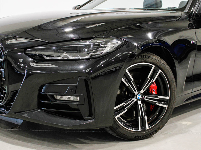 BMW Serie 4 420i Cabrio color Negro. Año 2024. 135KW(184CV). Gasolina. En concesionario Barcelona Premium -- GRAN VIA de Barcelona