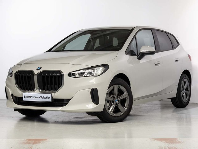 BMW Serie 2 218d Active Tourer color Blanco. Año 2025. 110KW(150CV). Diésel. En concesionario Oliva Motor Girona de Girona