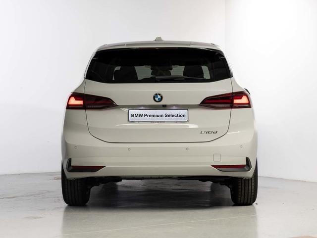 BMW Serie 2 218d Active Tourer color Blanco. Año 2025. 110KW(150CV). Diésel. En concesionario Oliva Motor Girona de Girona