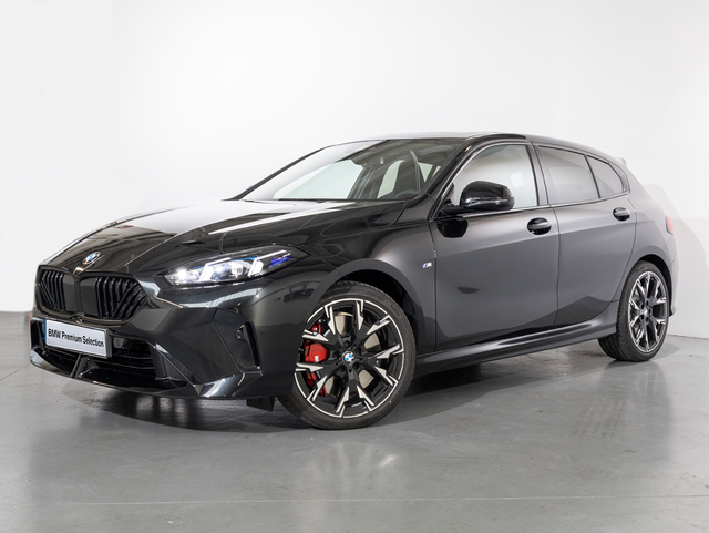 BMW Serie 1 120d color Negro. Año 2025. 120KW(163CV). Diésel. En concesionario Oliva Motor Girona de Girona