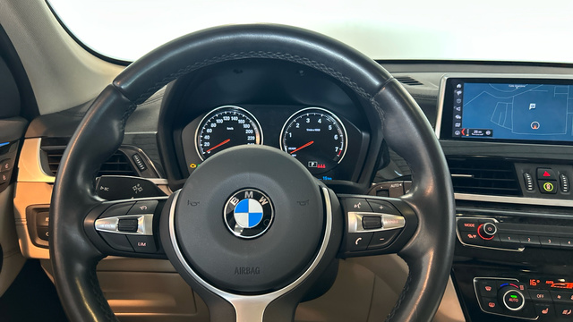 BMW X1 xDrive25e color Gris. Año 2021. 162KW(220CV). Híbrido Electro/Gasolina. En concesionario BYmyCAR Madrid - Alcalá de Madrid