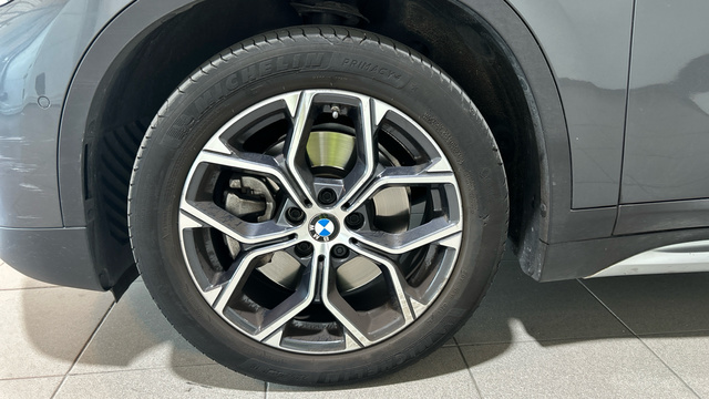 BMW X1 xDrive25e color Gris. Año 2021. 162KW(220CV). Híbrido Electro/Gasolina. En concesionario BYmyCAR Madrid - Alcalá de Madrid