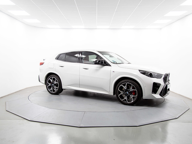 BMW X2 xDrive20d color Blanco. Año 2024. 120KW(163CV). Diésel. En concesionario Móvil Begar Alicante de Alicante