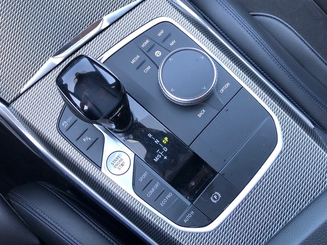 BMW Serie 3 320d Touring color Negro. Año 2021. 140KW(190CV). Diésel. En concesionario Vehinter Alcorcón de Madrid