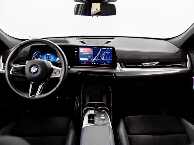 BMW X2 sDrive18d color Gris. Año 2024. 110KW(150CV). Diésel. En concesionario Móvil Begar Alicante de Alicante