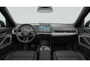 Fotos de BMW X1 xDrive25e color Verde. Año 2023. 180KW(245CV). Híbrido Electro/Gasolina. En concesionario Móvil Begar Alicante de Alicante