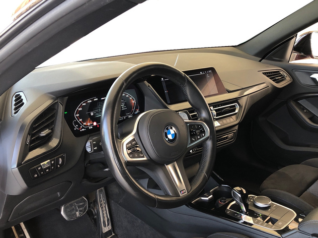 BMW Serie 2 M235i Gran Coupe color Rojo. Año 2021. 225KW(306CV). Gasolina. En concesionario Momentum S.A. de Madrid