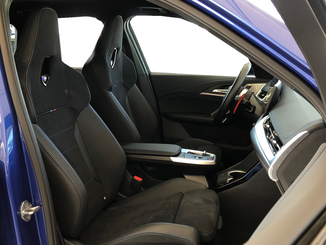 BMW X1 M35i color Azul. Año 2024. 221KW(300CV). Gasolina. En concesionario Vehinter Getafe de Madrid