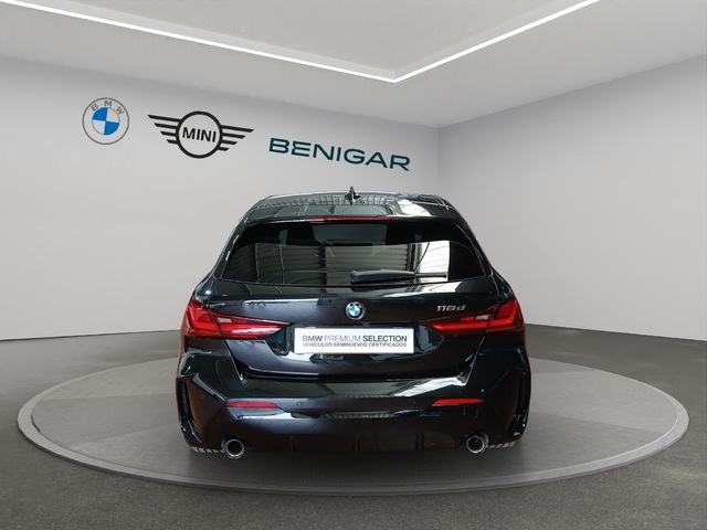 BMW Serie 1 118d color Negro. Año 2024. 110KW(150CV). Diésel. En concesionario GANDIA Automoviles Fersan, S.A. de Valencia