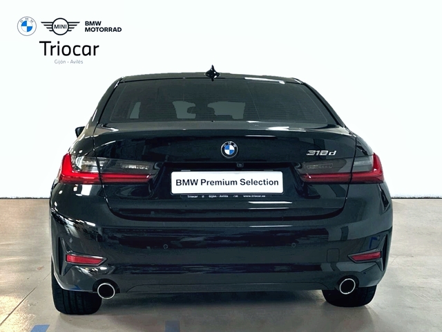 BMW Serie 3 318d color Negro. Año 2021. 110KW(150CV). Diésel. En concesionario Triocar Gijón (Bmw y Mini) de Asturias