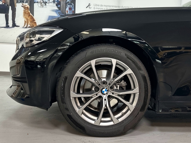 BMW Serie 3 318d color Negro. Año 2021. 110KW(150CV). Diésel. En concesionario Triocar Gijón (Bmw y Mini) de Asturias