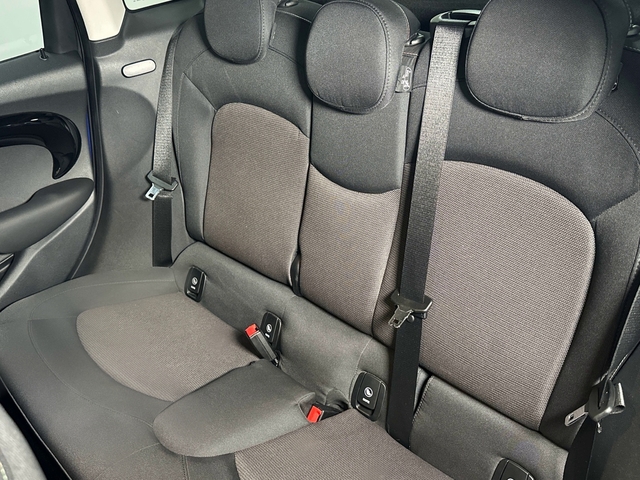 fotoG 8 del MINI MINI 5 Puertas Cooper 100 kW (136 CV) 136cv Gasolina del 2020 en Asturias