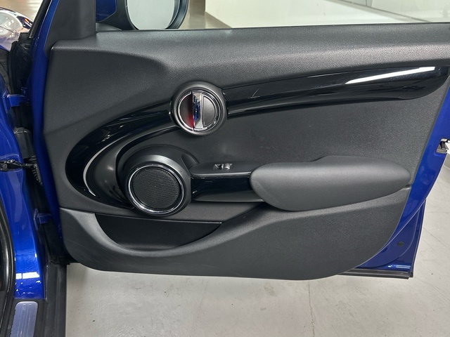 fotoG 17 del MINI MINI 5 Puertas Cooper 100 kW (136 CV) 136cv Gasolina del 2020 en Asturias