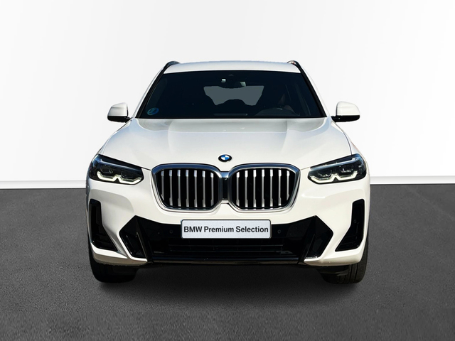 BMW X3 xDrive20d color Blanco. Año 2022. 140KW(190CV). Diésel. En concesionario CARTAGENA PREMIUM S.L. de Murcia