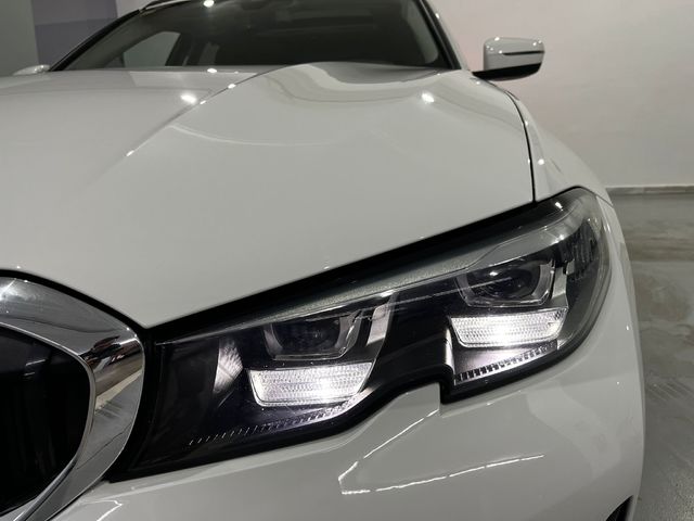 BMW Serie 3 320d Touring color Blanco. Año 2020. 140KW(190CV). Diésel. En concesionario Unicars Ponent de Lleida