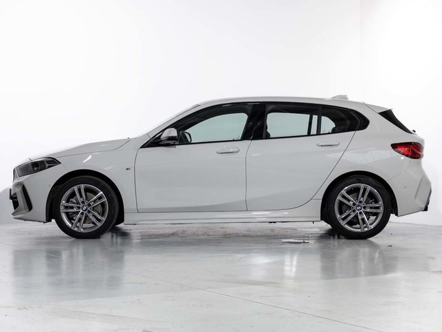 BMW Serie 1 116d color Blanco. Año 2024. 85KW(116CV). Diésel. En concesionario Oliva Motor Girona de Girona