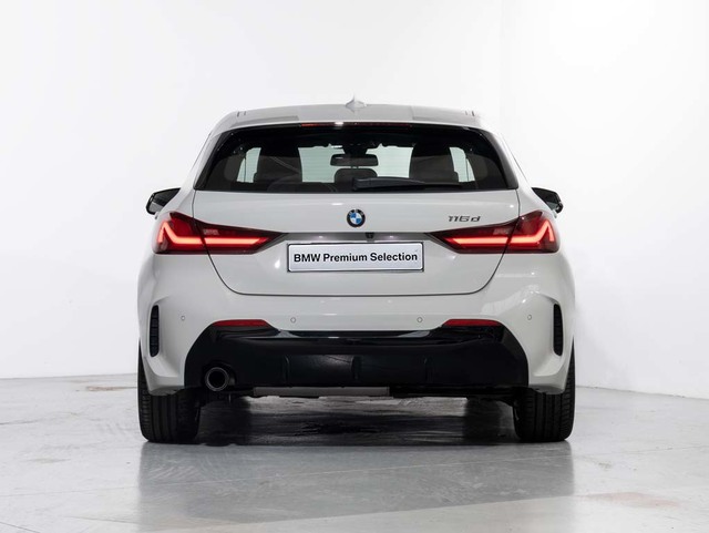 BMW Serie 1 116d color Blanco. Año 2024. 85KW(116CV). Diésel. En concesionario Oliva Motor Girona de Girona
