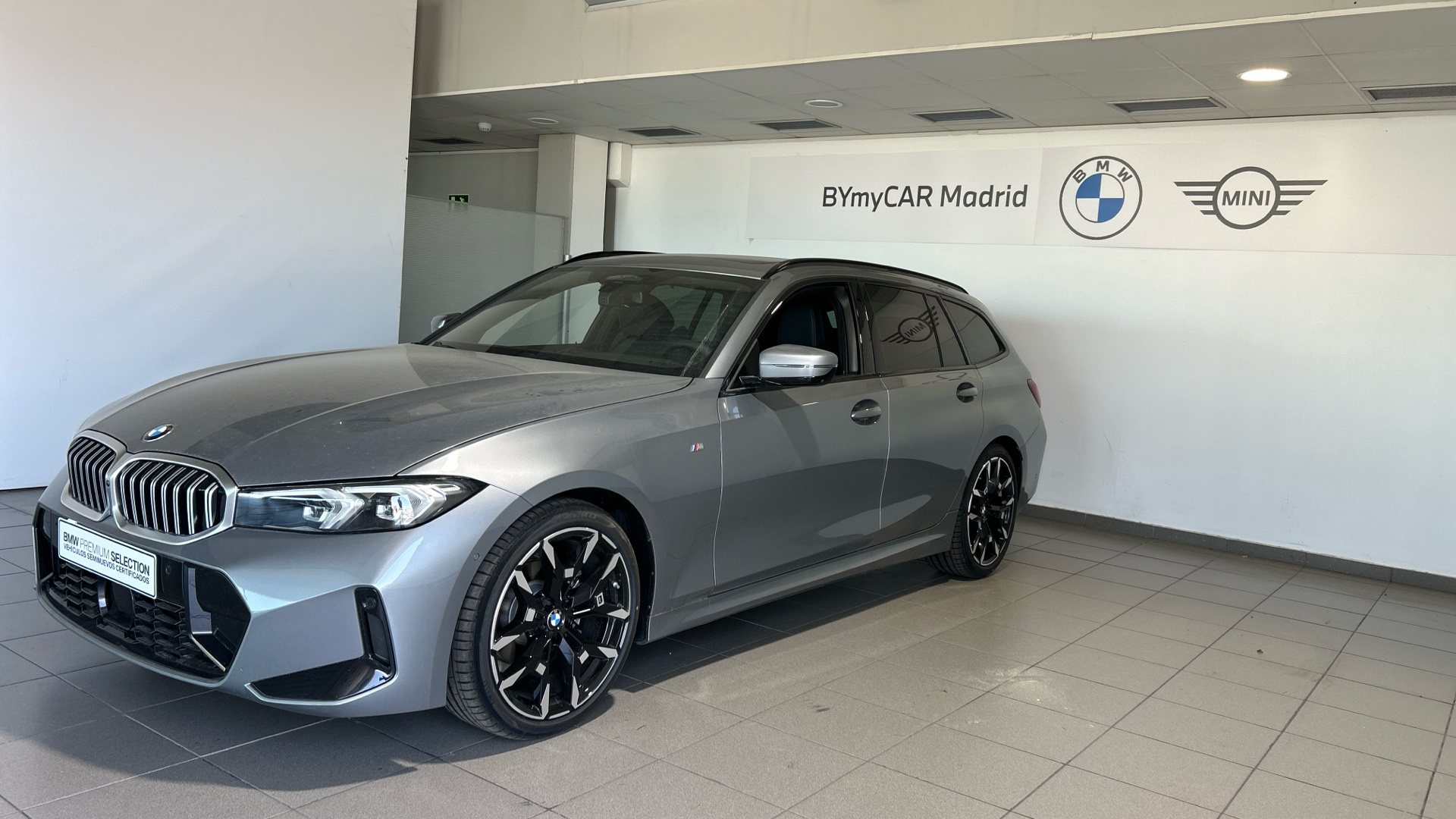 BMW Serie 3 318d Touring color Gris. Año 2025. 110KW(150CV). Diésel. En concesionario BYmyCAR Madrid - Alcalá de Madrid