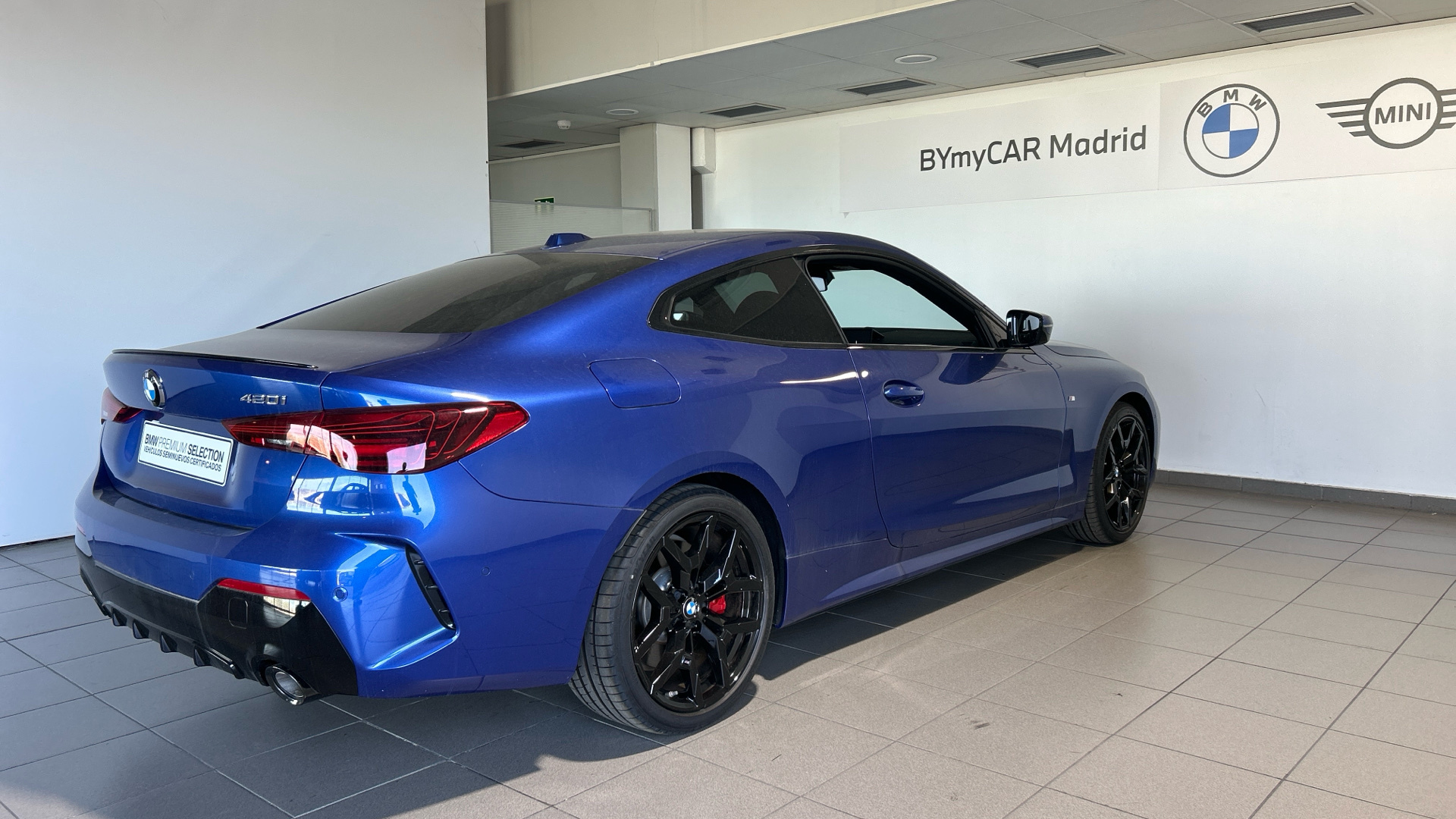 BMW Serie 4 420i Coupe color Azul. Año 2025. 135KW(184CV). Gasolina. En concesionario BYmyCAR Madrid - Alcalá de Madrid
