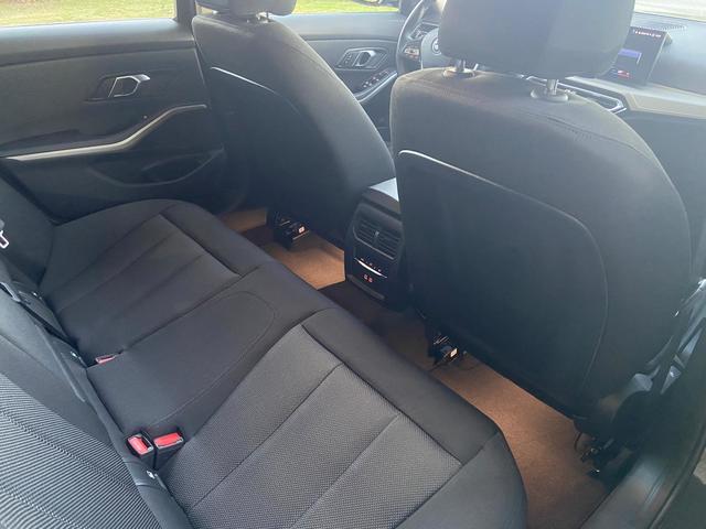 BMW Serie 3 330e Touring color Gris. Año 2025. 215KW(292CV). Híbrido Electro/Gasolina. En concesionario BYmyCAR Madrid - Algete de Madrid