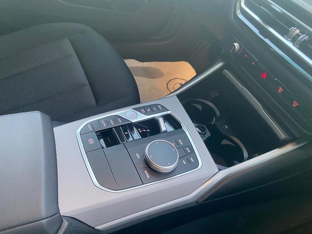 BMW Serie 3 330e Touring color Gris. Año 2025. 215KW(292CV). Híbrido Electro/Gasolina. En concesionario BYmyCAR Madrid - Algete de Madrid