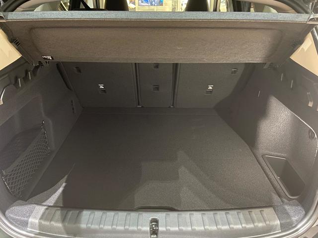 BMW iX1 xDrive30 color Negro. Año 2025. 230KW(313CV). Eléctrico. En concesionario BYmyCAR Madrid - Algete de Madrid